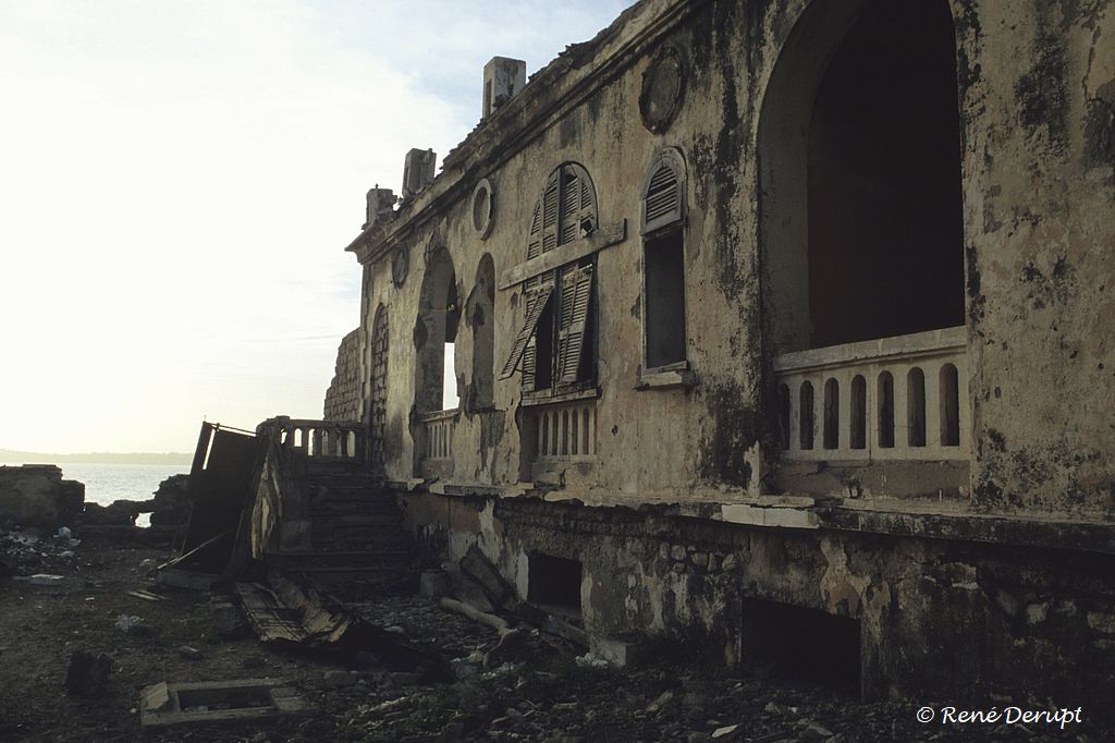 -Senegal-2004-12-014