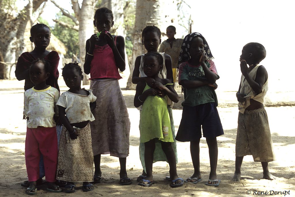 -Senegal-2004-12-053